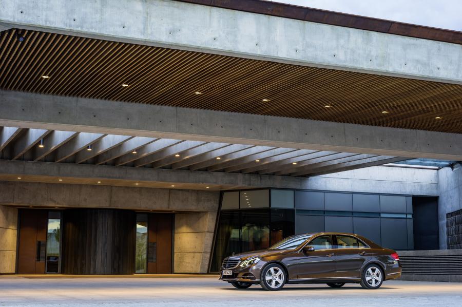  Mercedes-Benz E300 BlueTEC Hybrid 2013 года  (фото 22 из 30)